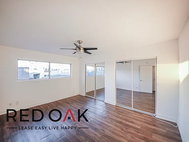 5128 De Longpre Ave #16 — Photo 3