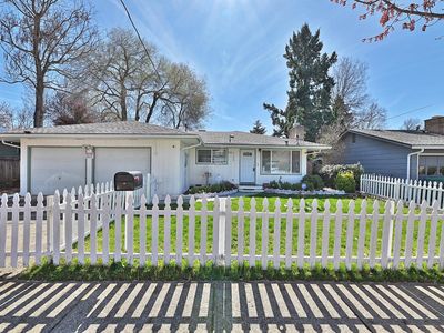 1400 Fortune Dr, Medford, OR, 97504
