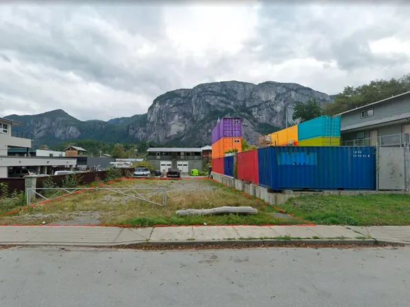 37718 3rd Ave, Squamish, BC V8B 1C3
