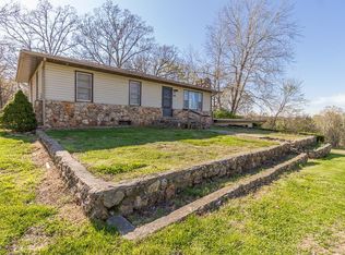 25345 Oak Bend Dr, Lebanon, MO 65536