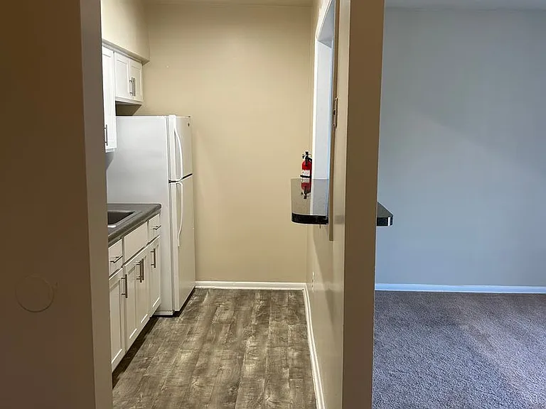 Providence Manor Apartments — Photo 11