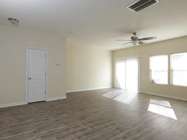705 Keystone Park Dr #84 — Photo 9