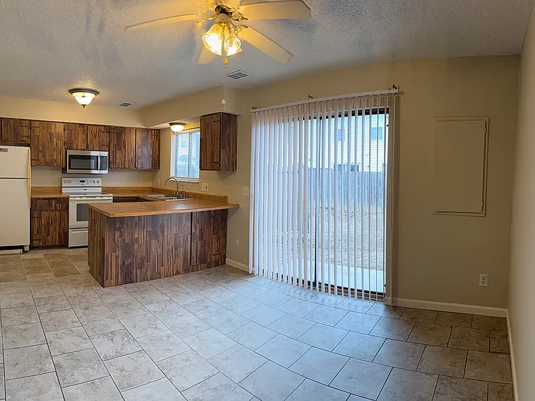 1321 Sunny Terrace Dr — Photo 10