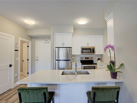4th image of 25 Murray Ct #1