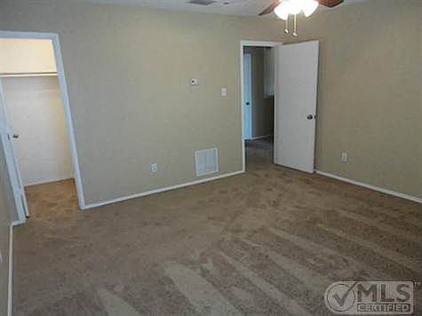 2nd image of 1482 Foxwood Ln
