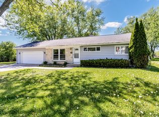 3925 N 144th St, Brookfield, WI 53005