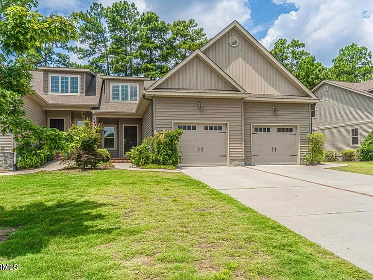 14 Cypress Cir — Photo 1