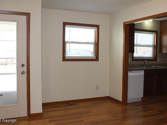 5th image of 105 Bonnie Brae Ave