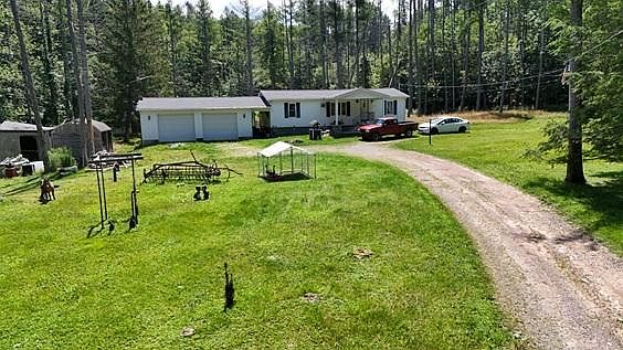 4th image of 89 Valley View Dr