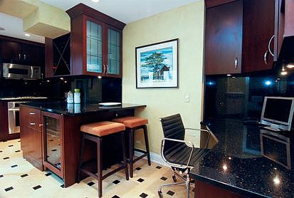 4th image of 1366 N Dearborn St APT 7C