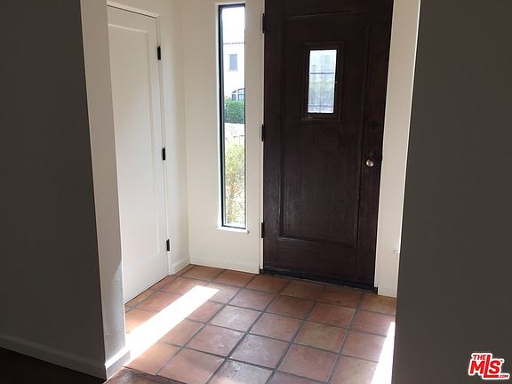 5th image of 517 N Orange Dr