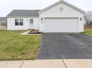 263 Deer Path Dr, Genoa City, WI 53128