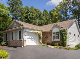 83 Laurel Ridge Pl, Hendersonville, NC 28739