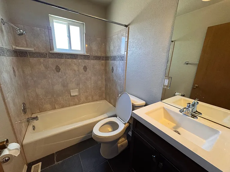 10211 Blume St NE — Photo 14