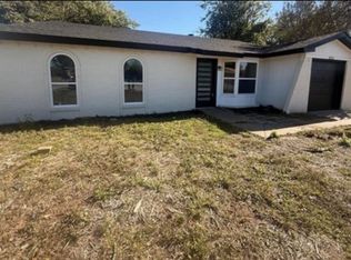 5252 Parkview Dr, Haltom City, TX 76148