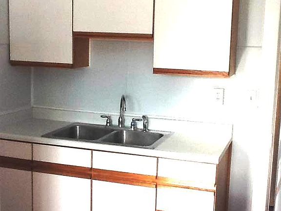4th image of 622 E Hill St