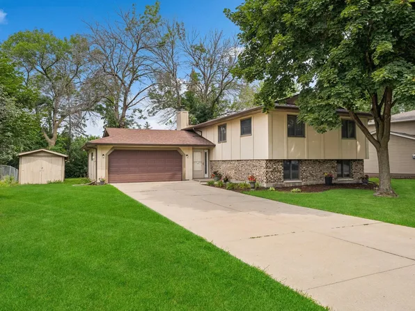 3002 82nd Cir N, Brooklyn Park, MN 55444