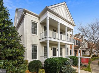 20795 Red Cedar Dr, Leesburg, VA