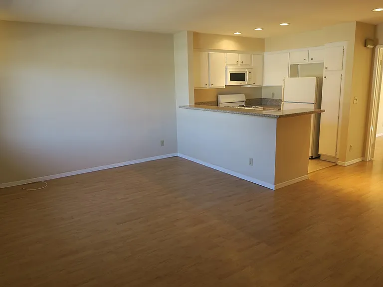 13610 Moorpark St #105A — Photo 18