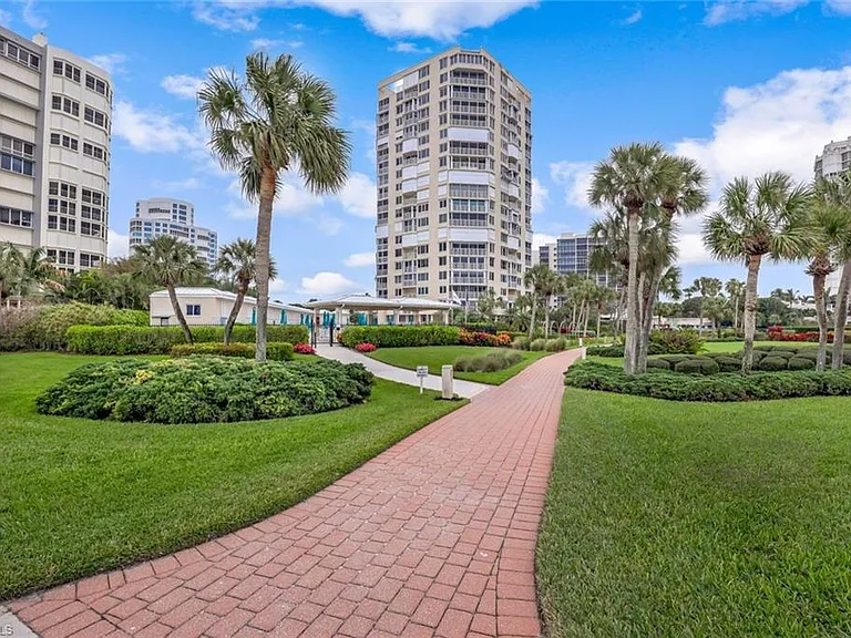 4041 Gulf Shore Blvd N #204 — Photo 1