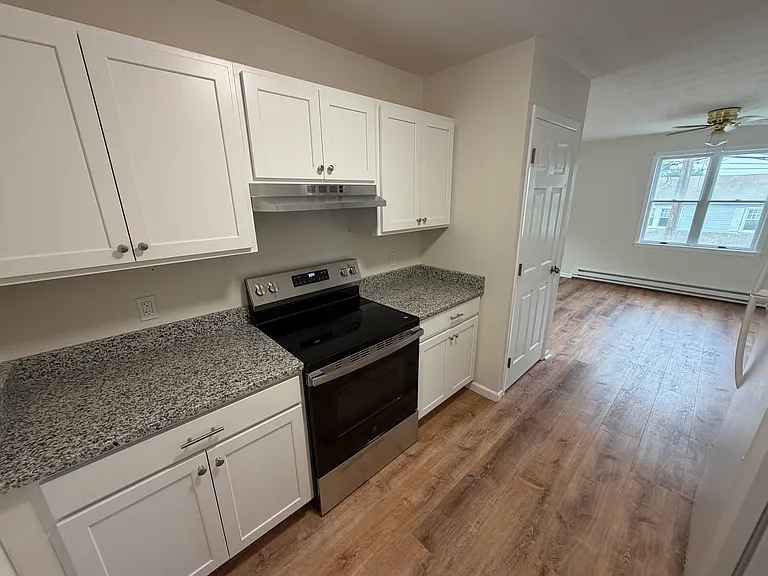 600 Sherwood Ave #604-1 — Photo 5