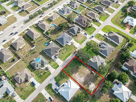 4th image of 399 SW Ridgecrest Dr