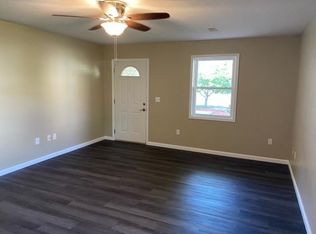 508 E 7th St #B, Staunton, IL 62088