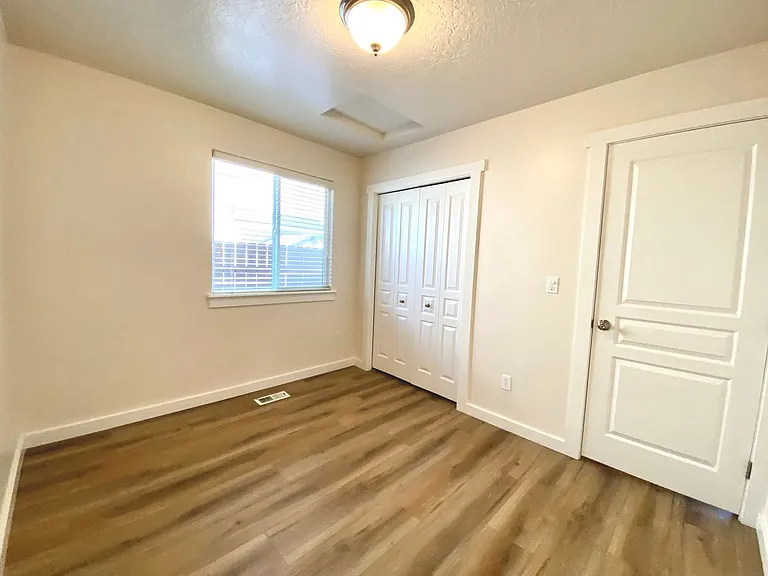 1014 N Manship Ave — Photo 36