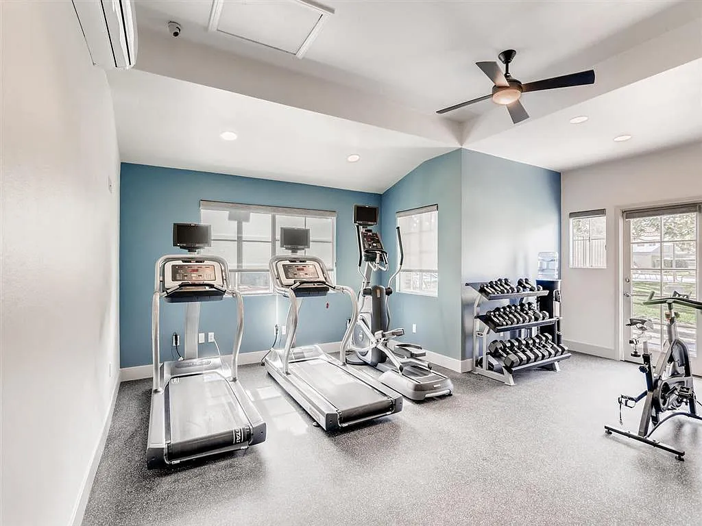 Hidden Hills Condominium Rentals — Photo 3