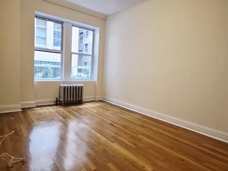 302 W 87th St #25 — Photo 4