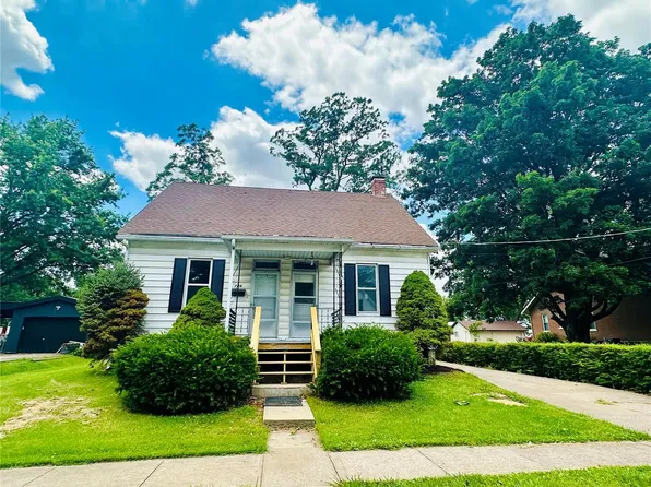 709 Locust St, Red Bud, IL 62278