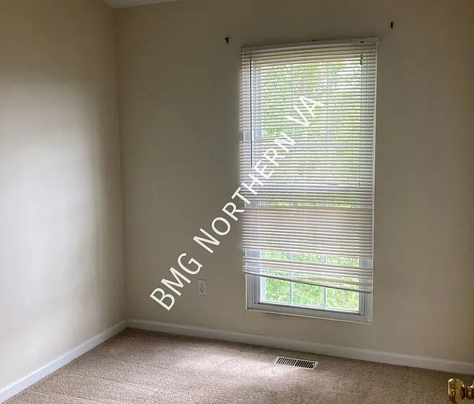 3045 Madden Ct — Photo 5