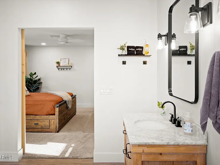 1027 W Peralta Ave — Photo 42