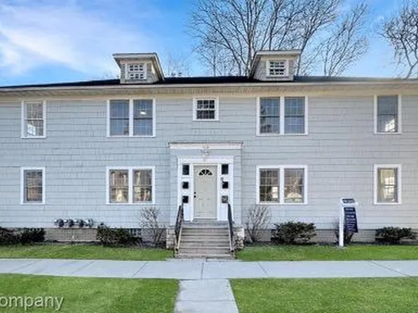 27 Palmer St, Pontiac, MI 48341