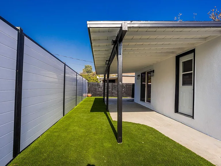 6101 Simpson Ave — Photo 10