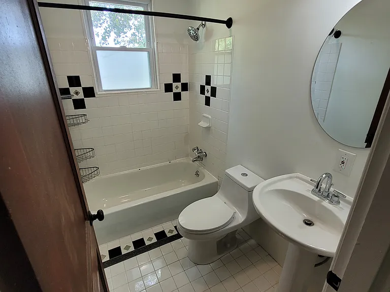1507 Spence Ct — Photo 14