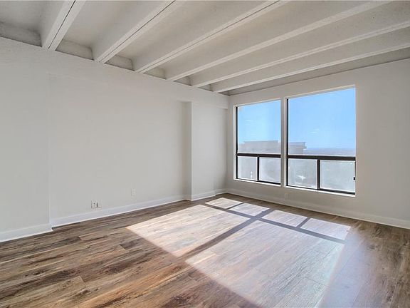 2nd image of 5914 Lago Vista Way
