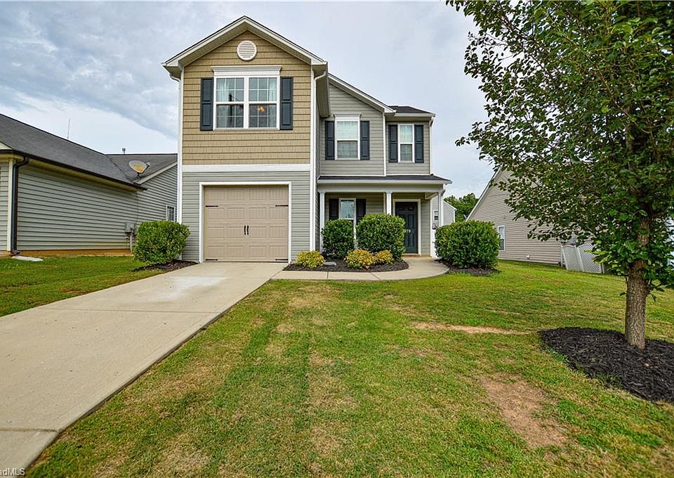 1st image of 4079 Village Park Ct