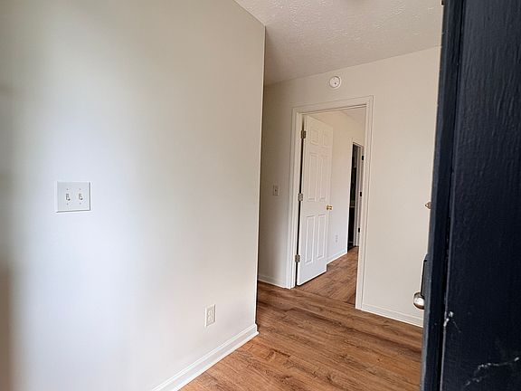 3rd image of 16 Gray Rock Dr NW