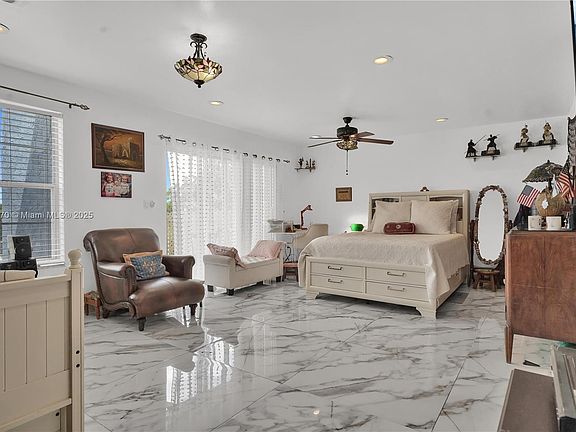 5th image of 16750 NE 10th Ave APT 314