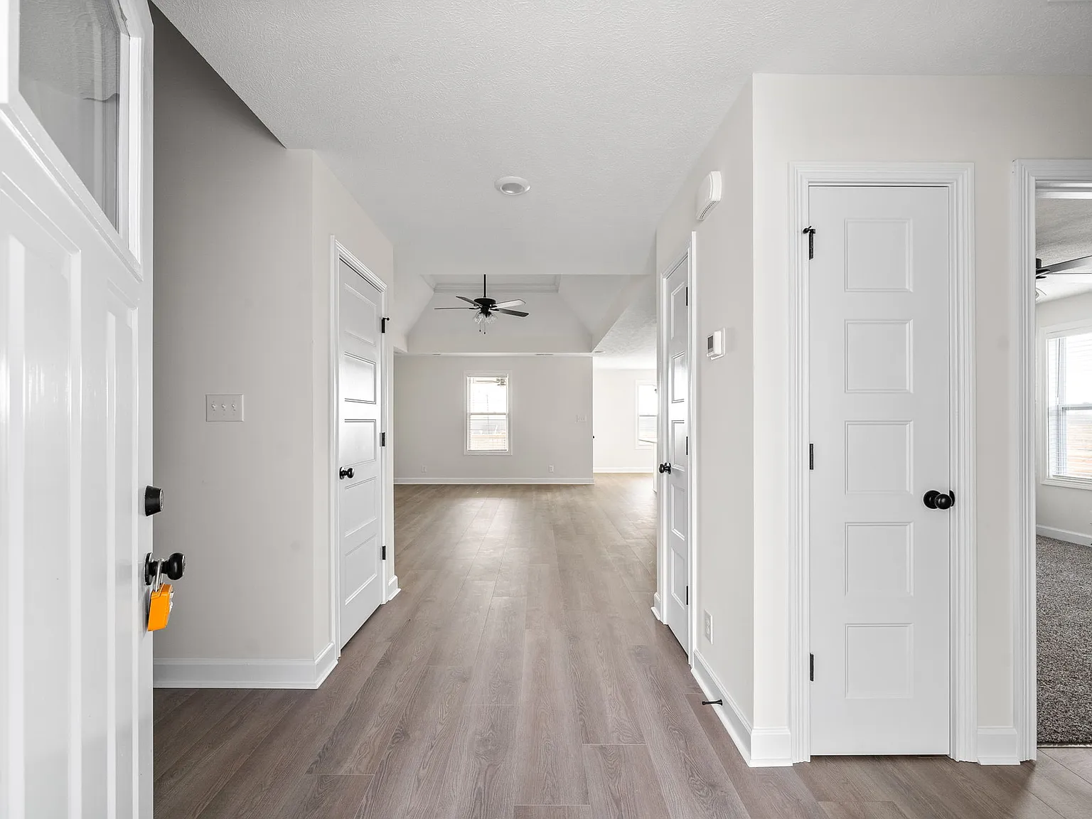 3 bed, 1900 sqft, $2,400 — Photo 4