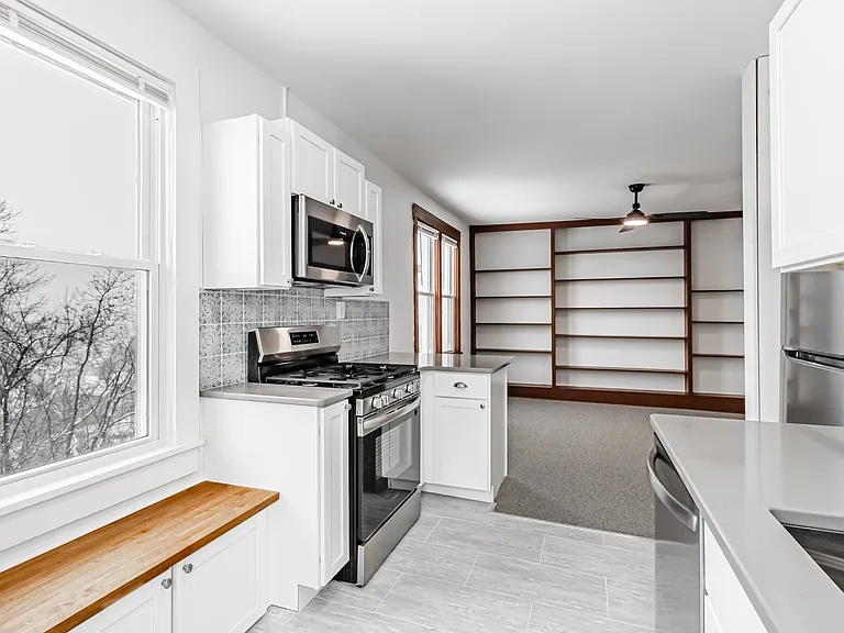 496 Dorsey Ave — Photo 100