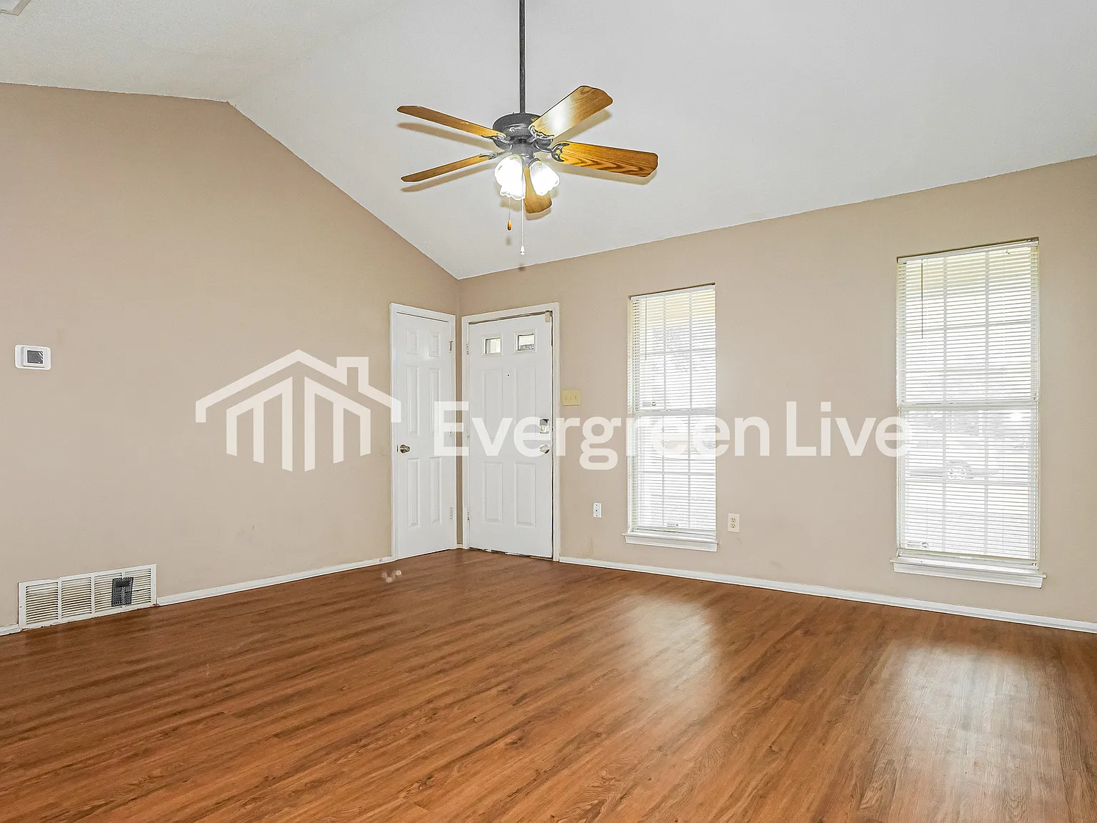 3 bed, 2.0 bath, 1100 sqft, $1,595 — Photo 4
