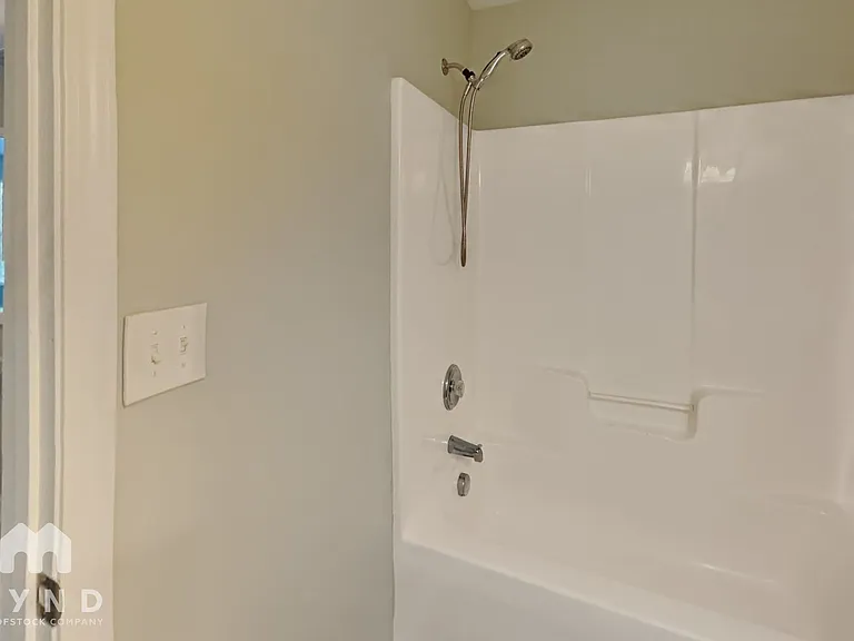 2023 Swimming Hole Cir — Photo 20