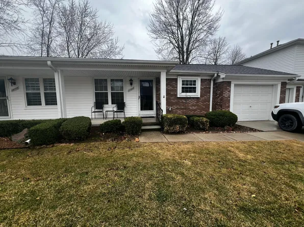 27998 Red Cedar Ln, Harrison Township, MI 48045