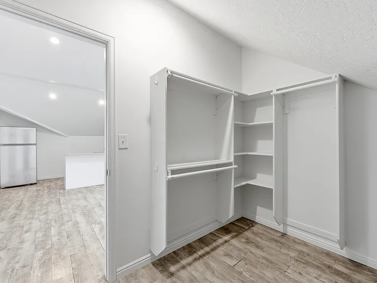 402 N Center St #7 — Photo 6