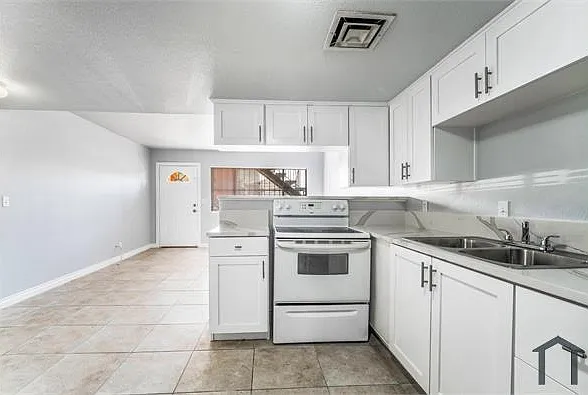 3104 E Carey Ave #2 — Photo 6