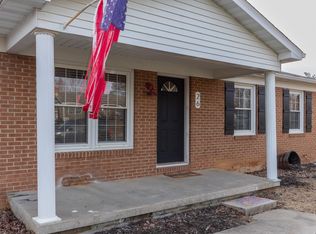 26 Briarwood Cir, Staunton, VA 24401