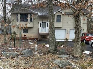 372 Hyland Dr, East Stroudsburg, PA