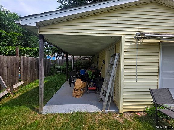 3rd image of 94 Spruce St